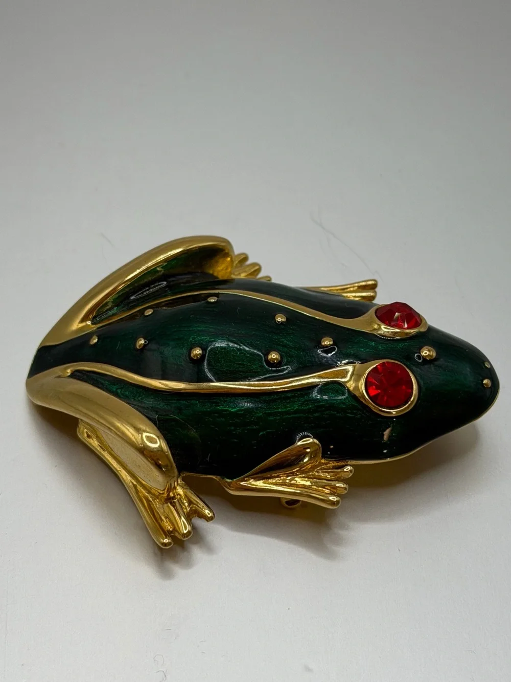 Vintage Trifari Green Enamel Frog Brooch with Red Gem Eyes 80s